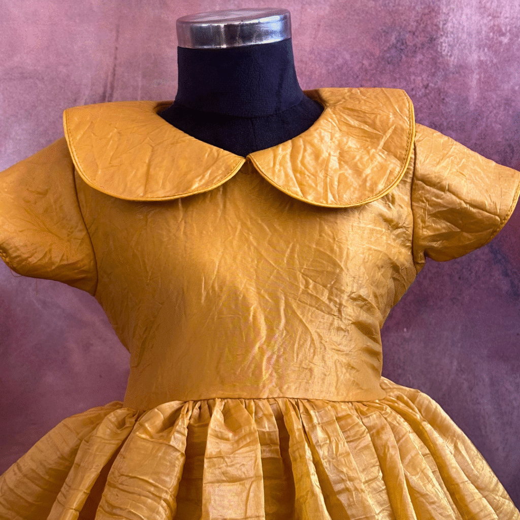 front view Arvi classic peterpan collar kids frock ready stock4