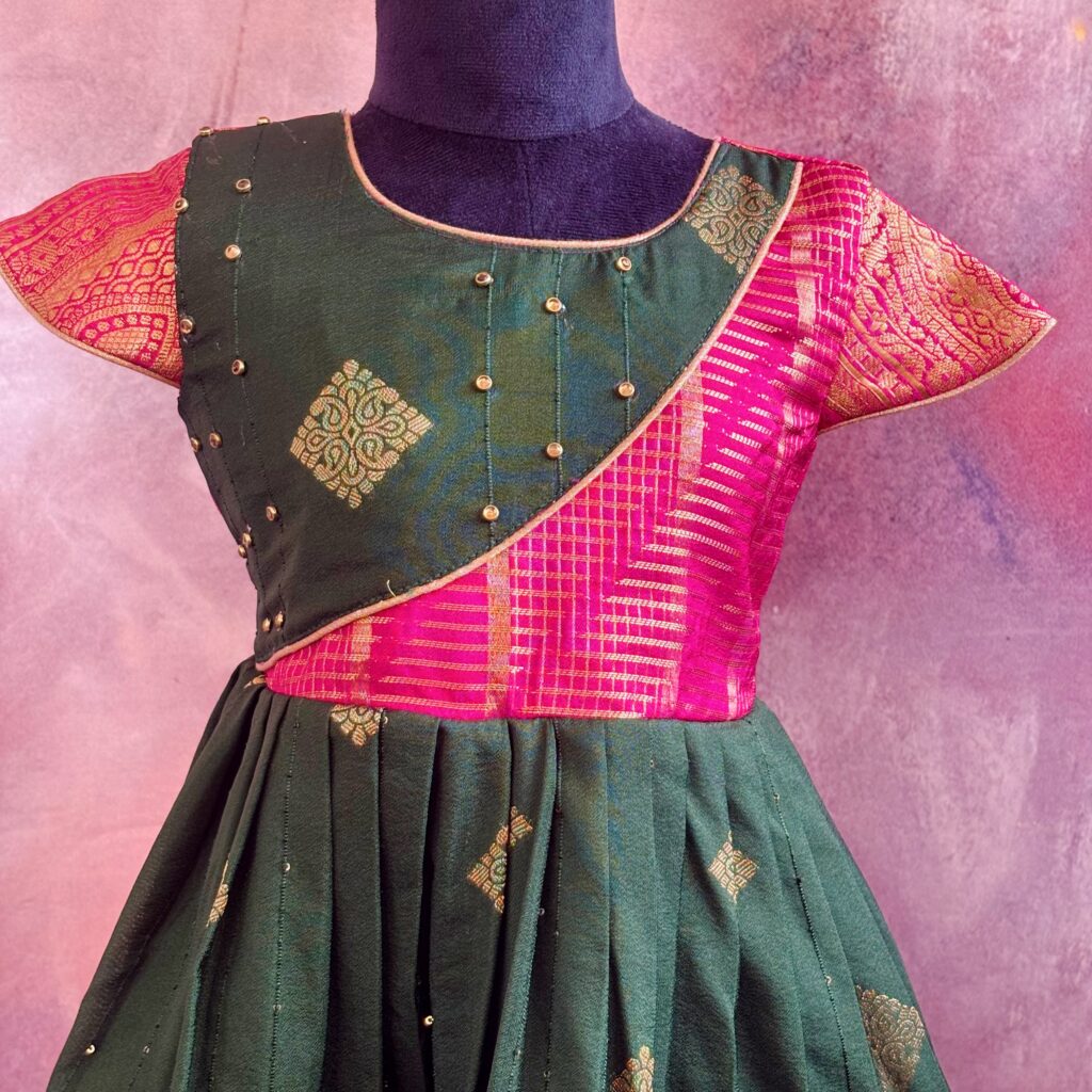 style shot Arvi green crepe kids frock ready stock