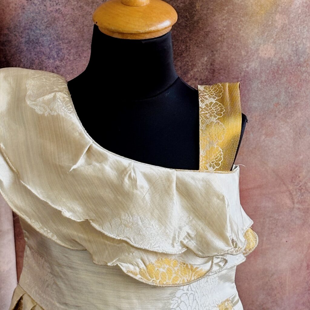style shot Arvi ruffle cream kids frock ready stock