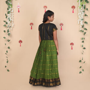 Back view of Nigal Mathi girls jacket