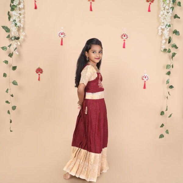 Side view of Mayuri ethnic skirt and top set for girls