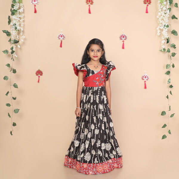 Yazh Nila girls long gown full view