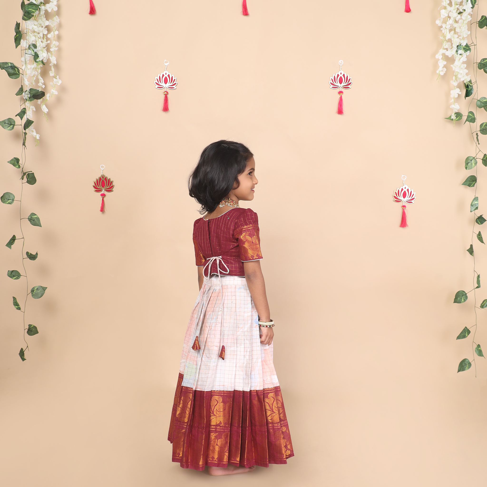 Back view girls ethnic canvas print outfit