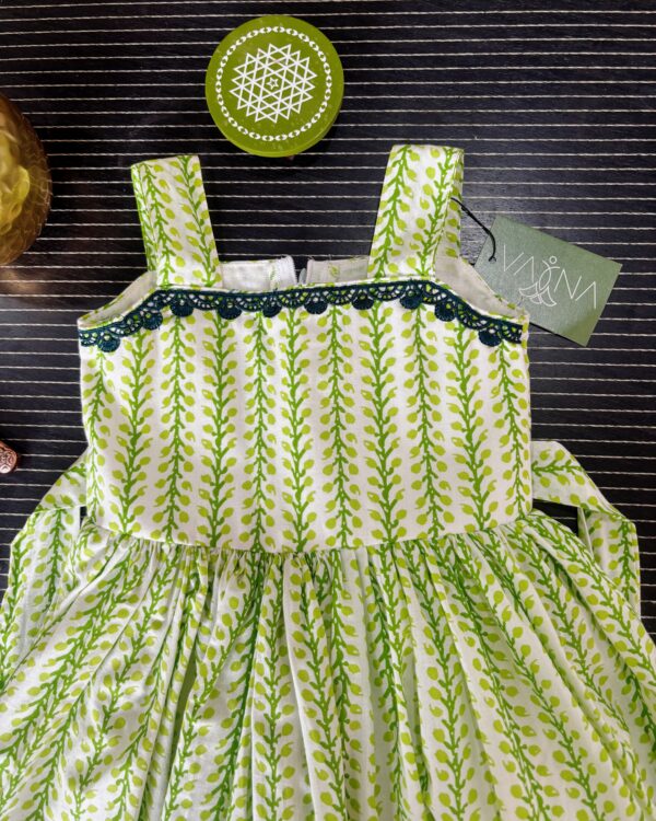 Printed cotton girls dress with gathered skirt